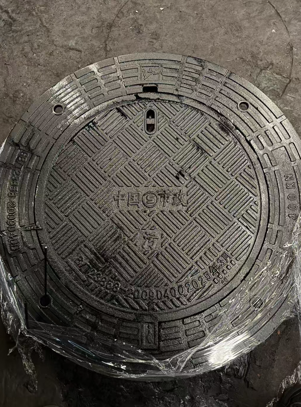 临翔球墨铸铁防沉降井盖展示